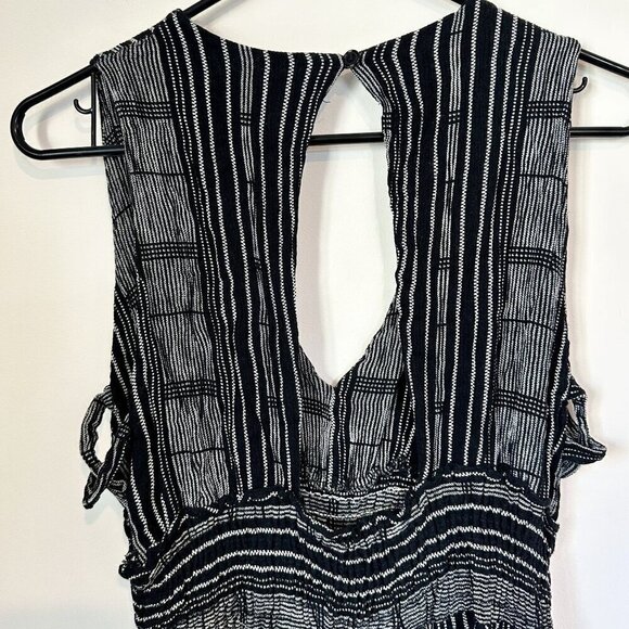 Ecote Plunging Striped Culotte Jumpsuit - Size: Medium - Picture 6 of 15